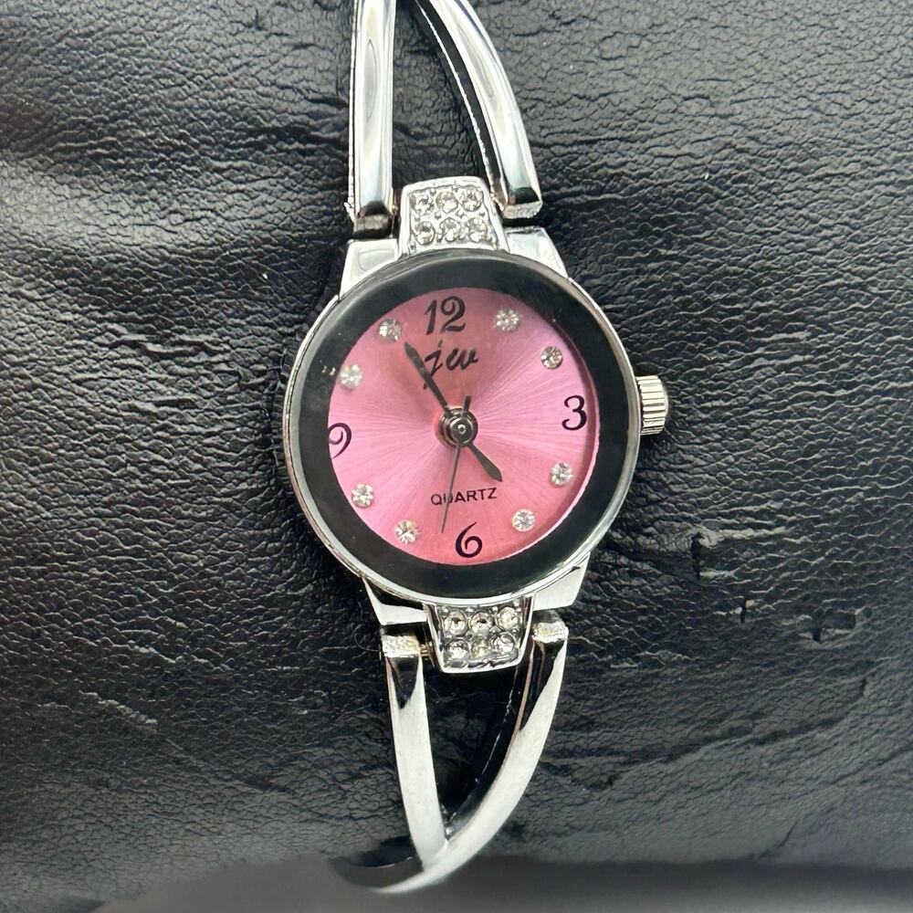 Women’s Silver Crystals Fashion Watch Pink Dial Working New Battery